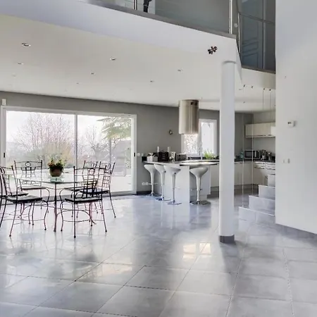 Moderne Avec Piscine Villa