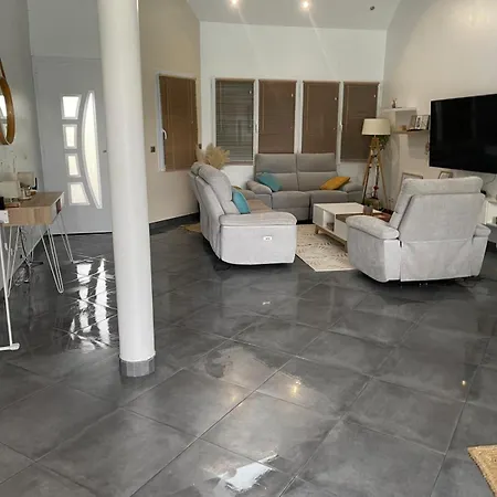 Moderne Avec Piscine Villa